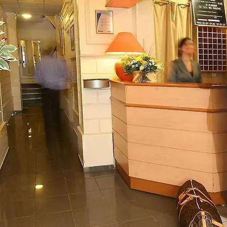 Отель Amarys Simart Париж