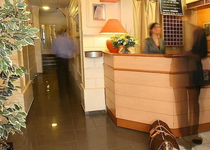 Отель Amarys Simart Париж