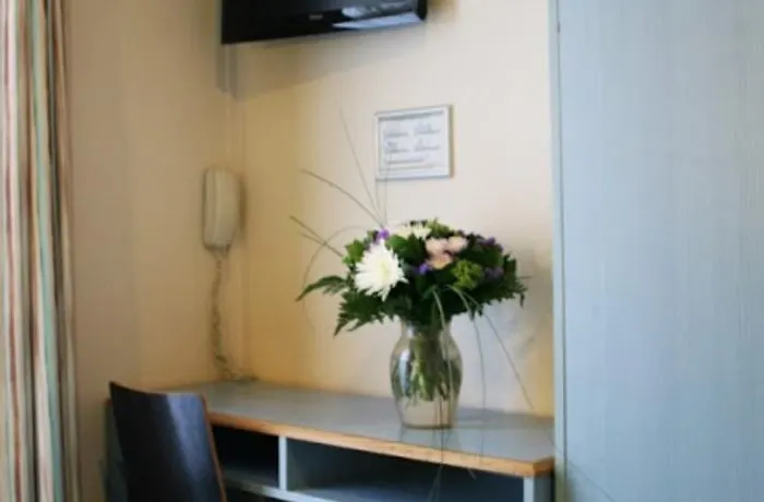 Amarys Simart Париж